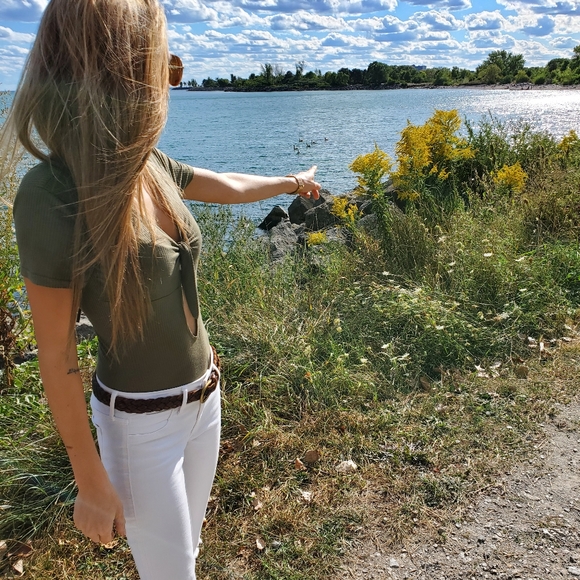 1 Piece Body Suit - Picture 3 of 5